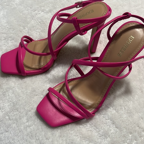 Express High heels rose pink original price 78$ - Picture 2 of 3